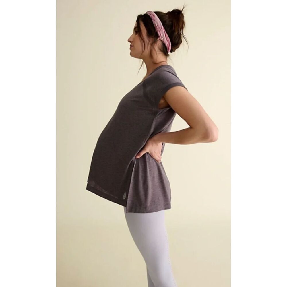FP Movement x Hatch Teamwork Maternity/Nursing Tee L Relaxed Moisture-Wicking